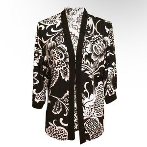 Black and White Floral Top Size 12